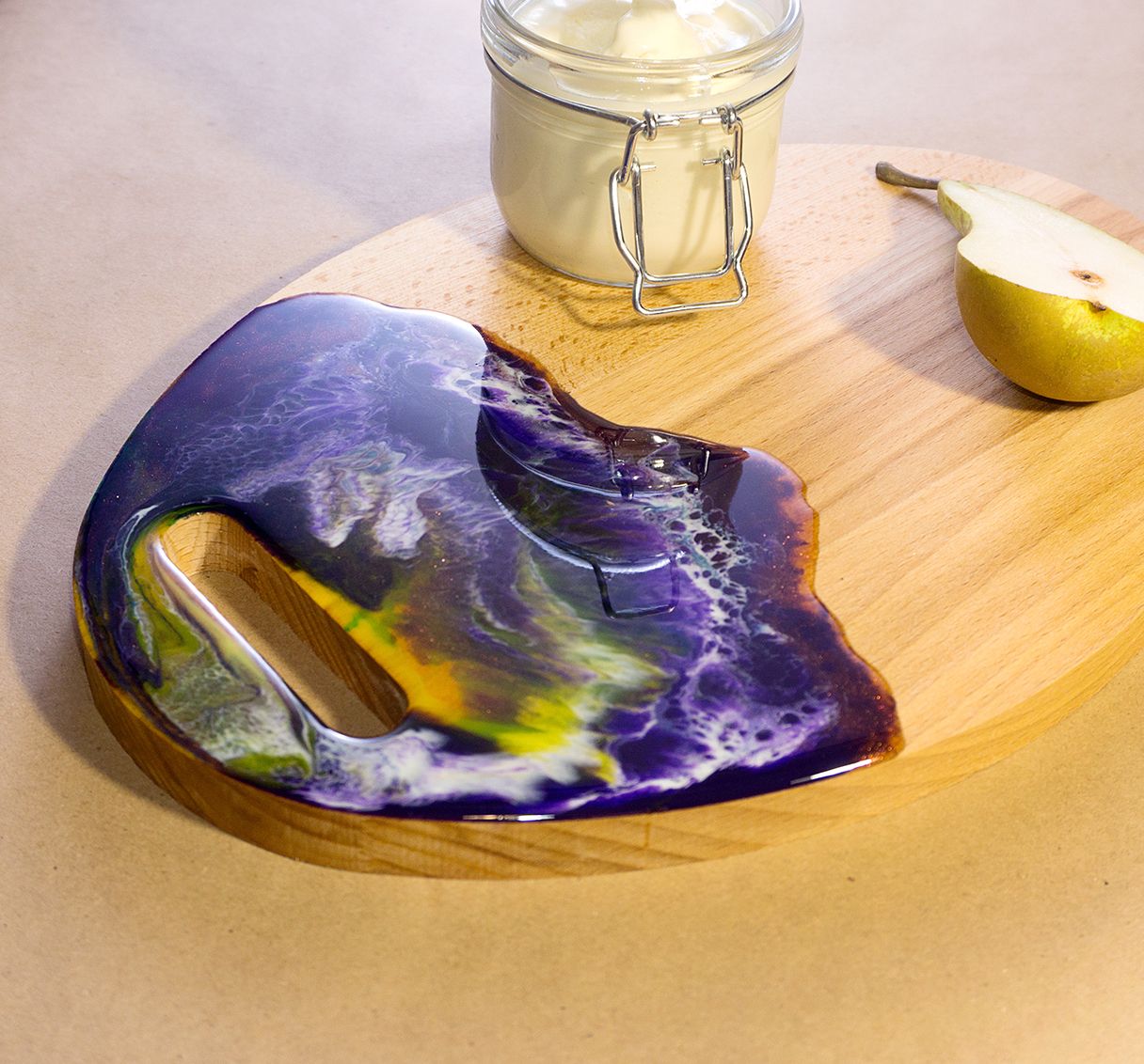 How to make epoxy resin matte and glossy?